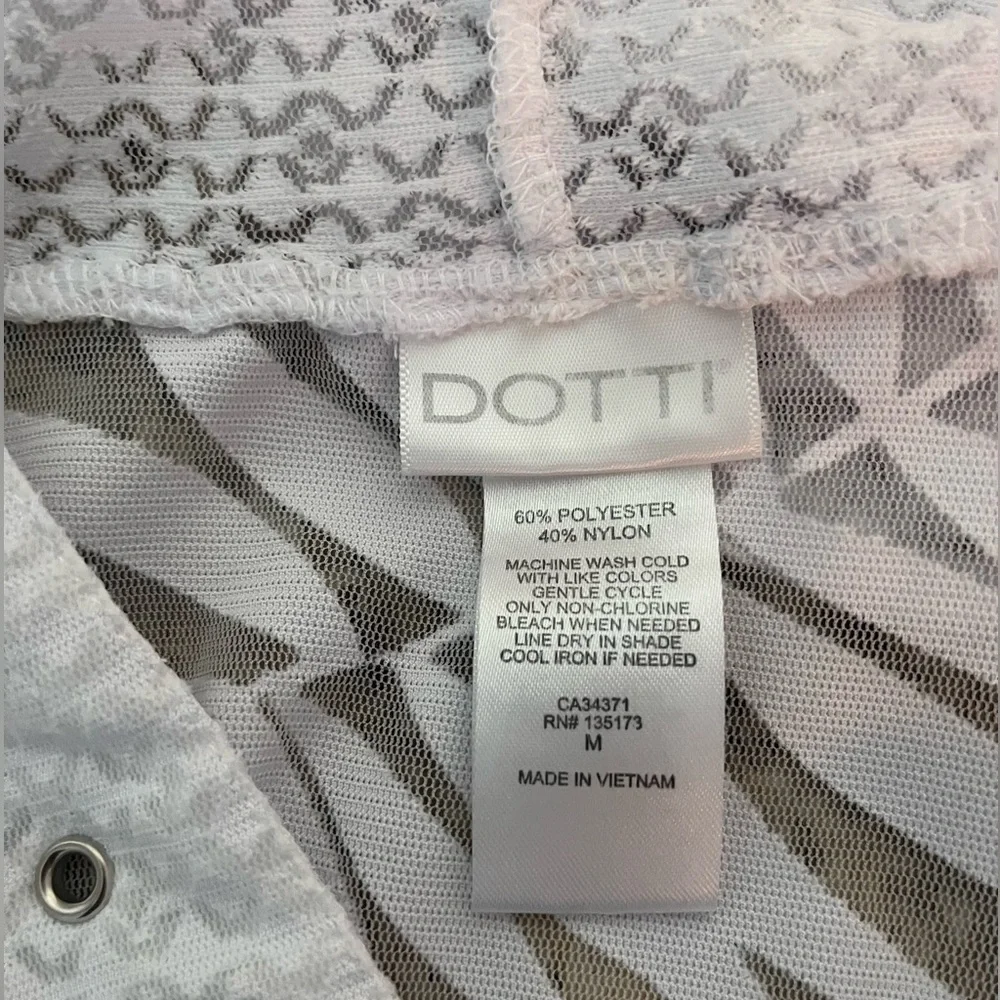 Dotti White PalmSprings Swimsuit Coverup - Picture 7 of 8